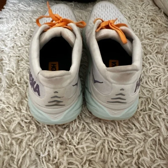 Women’s Hoka running sneaker size 9 - Picture 6 of 9